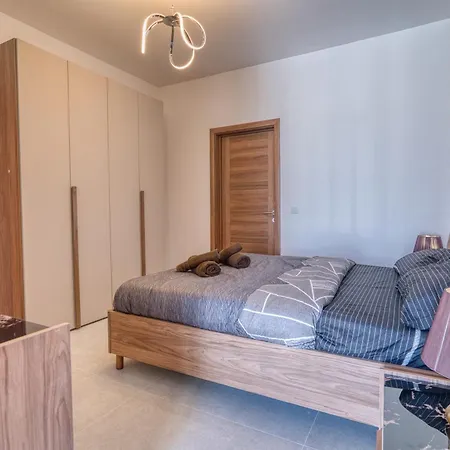 Apartament St Julian S Luxury Laura