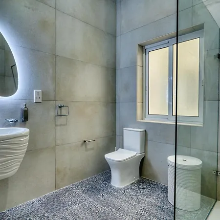 St Julian S Luxury Laura דירה